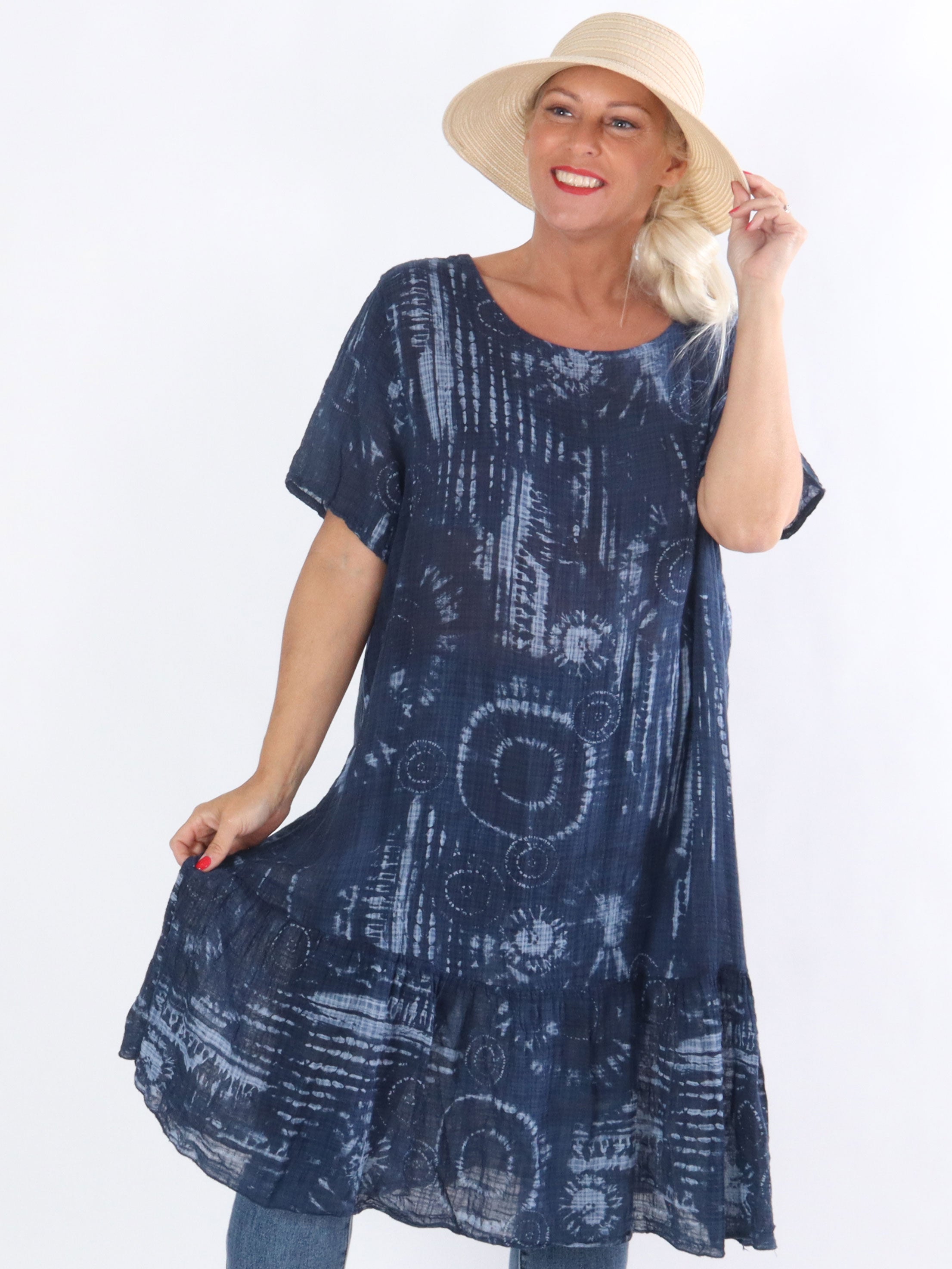 Aia - Lang kjole med lille flæsekant i bunden